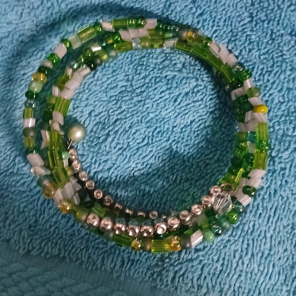 Green and White Beaded Wire Bracelet